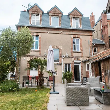 Bed & Breakfast Privative Cabourg 3*